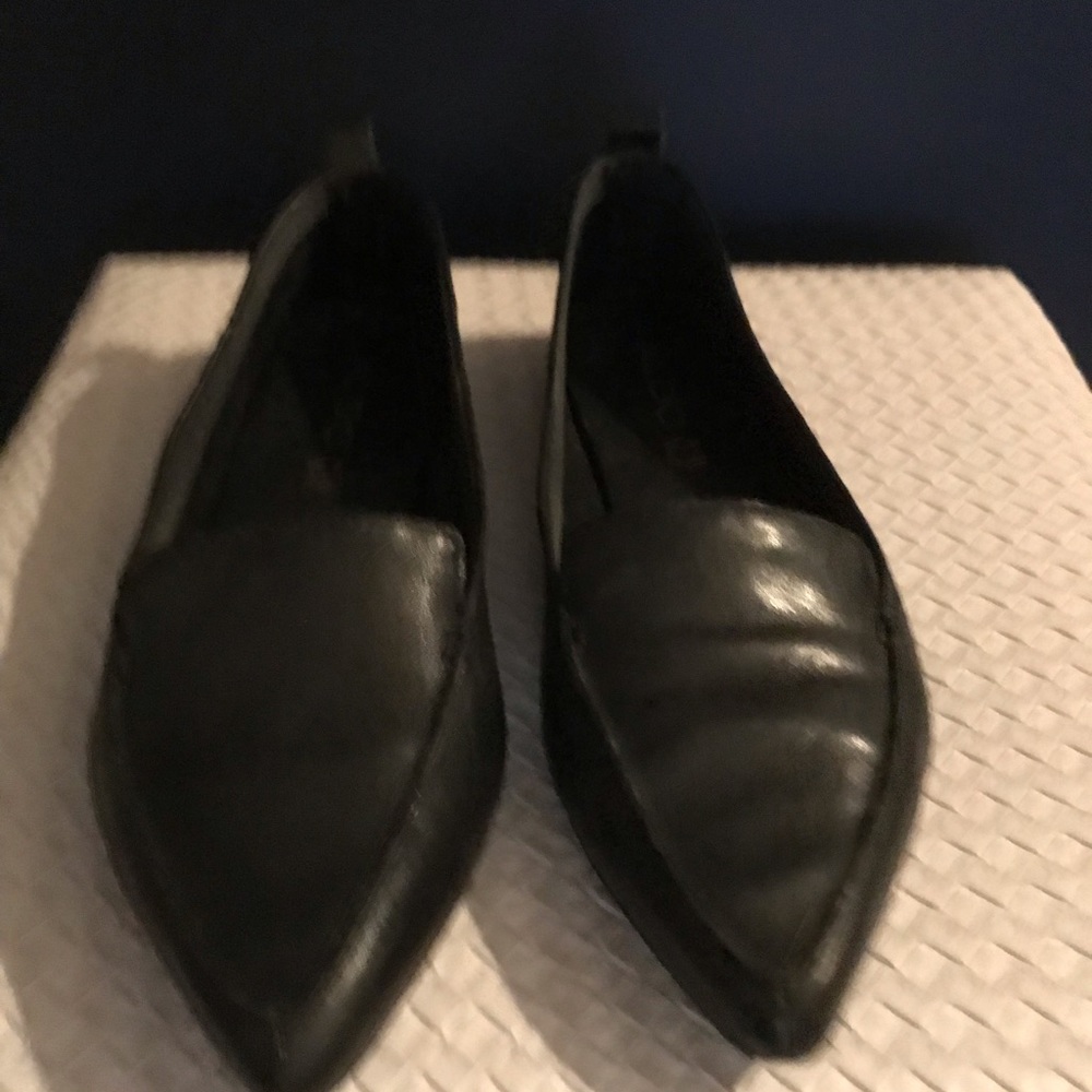 Flats - Picture 2 of 7